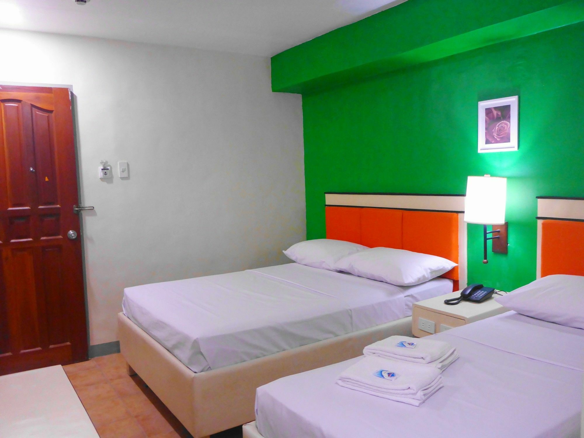 Usda Dormitory Hotel Cebu Екстер'єр фото