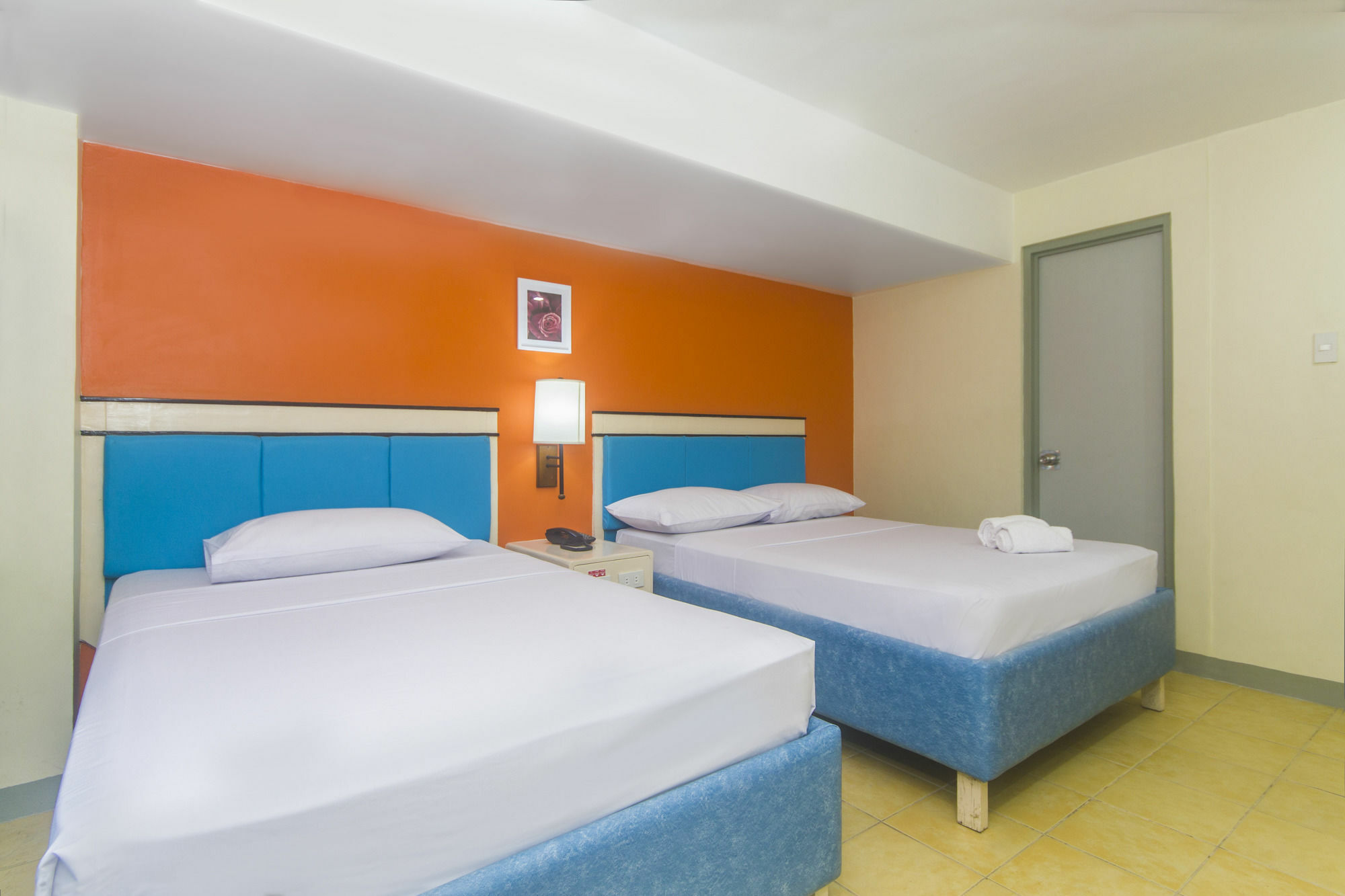 Usda Dormitory Hotel Cebu Екстер'єр фото